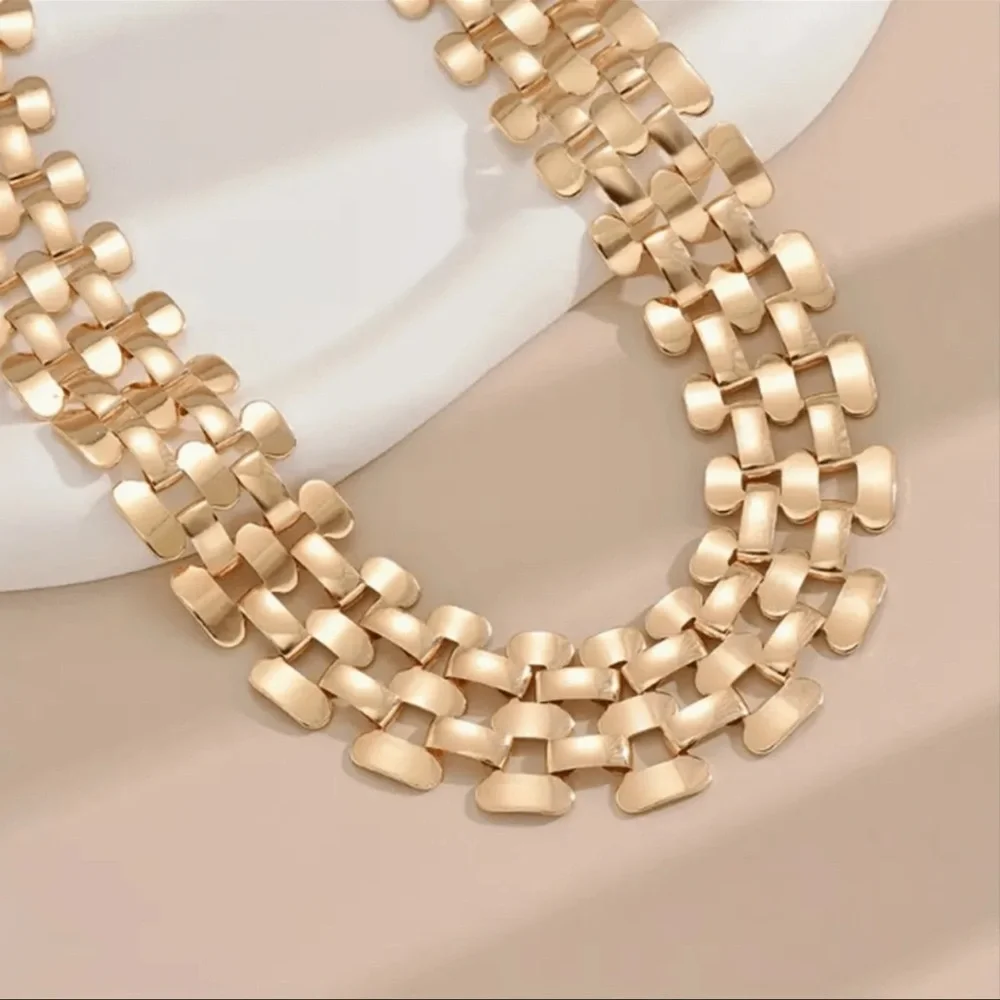 Exaggerated Hollow Punk Hip-Hop Golden Chunky Necklace Collar Women's Necklace